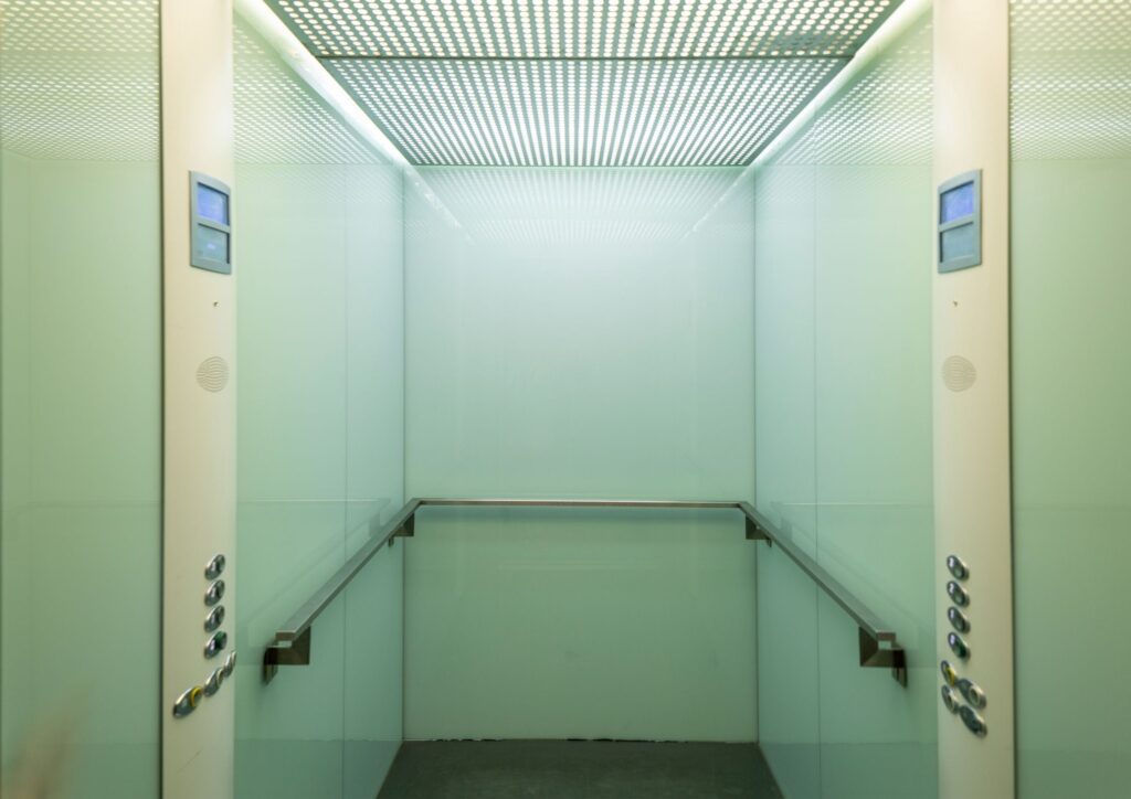 حداقل ابعاد کابین آسانسور مسکونی​